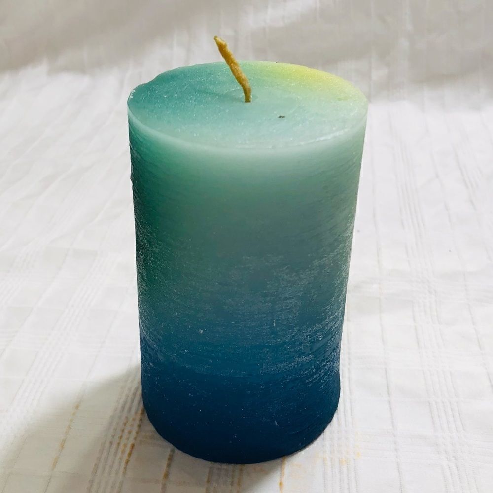 Handcrafted Timber Scented Candle (Blue/Green/Yellow) - Picture 3 of 6